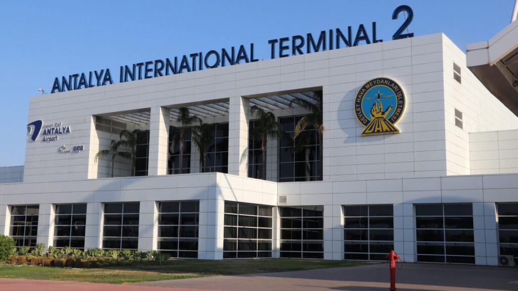 Der Autovermietung am Flughafen Antalya